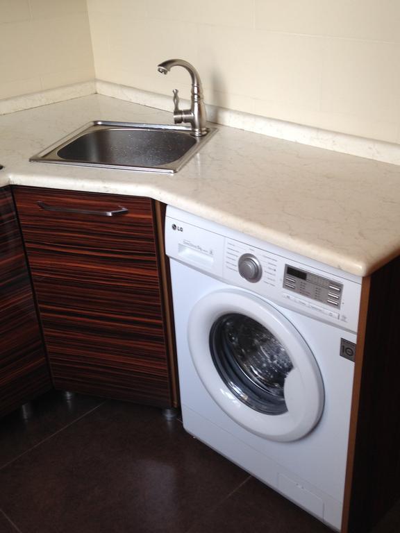 Cheap And Chic Apartment Batumi Bagian luar foto