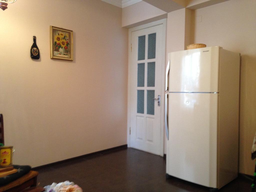 Cheap And Chic Apartment Batumi Bagian luar foto