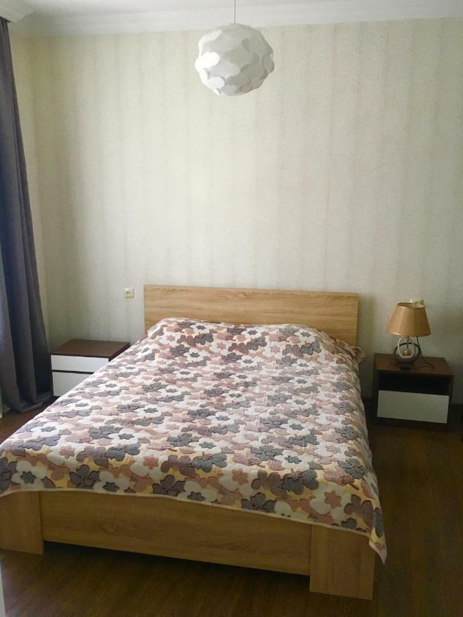 Cheap And Chic Apartment Batumi Bagian luar foto