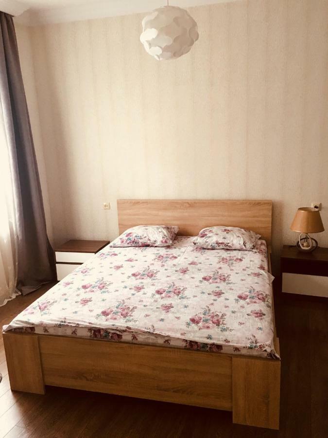 Cheap And Chic Apartment Batumi Bagian luar foto